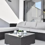 Villa Alexandra - *