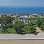 Alexandra -
